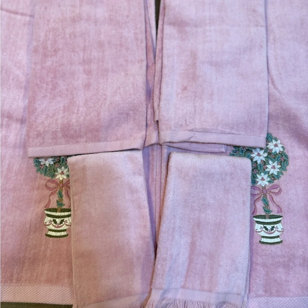Vintage Pink Embroidered Topiary Towel Set Bath Towels Hand Towels Wash Cloths